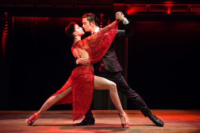 Buenos Aires Ticket El Querandi with Dinner, Show and Transfer in Buenos Aires