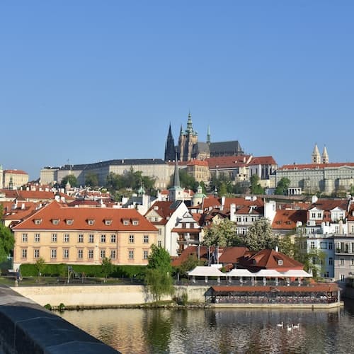 Prague Tour Castelo de Praga: ingresso sem fila com guia de áudio e transferência de microônibus