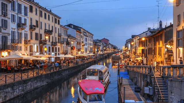 Milan Tour Walking Tour em Português com Local Friend em Milão 