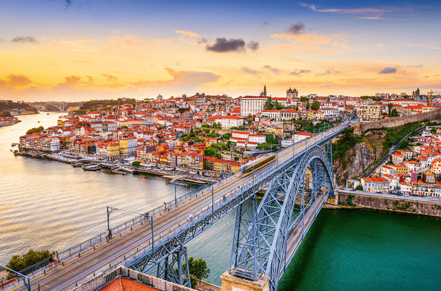 Porto Tour Tour privado en portugués con un amigo local en Oporto (4 horas)