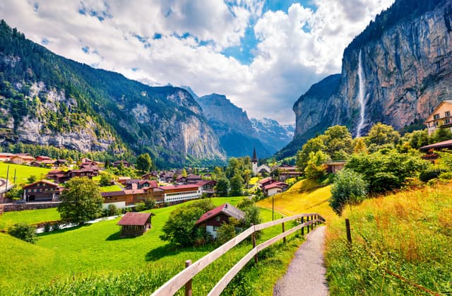 Interlaken Tour Passeio privado pelas encantadoras vilas de Interlaken e Lauterbrunnen, região alpina da Suíça