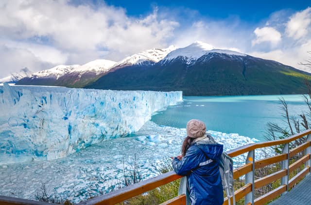 El Calafate Ticket Classic Gourmet Glaciers – with Box Lunch