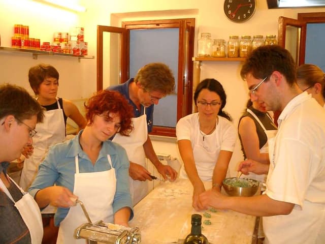 Florence Tour Aula de culinária com jantar no coração de Florença - Grupo pequeno