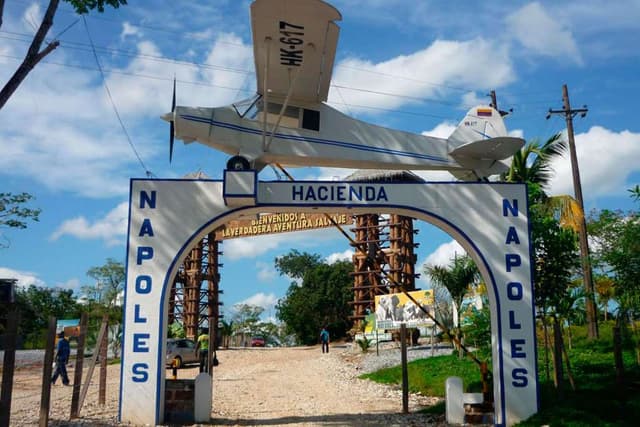 Medellin Ticket Hacienda Napoles Tour with Transfers