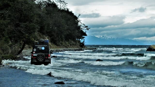 Ushuaia Tour Recorrido todoterreno: Aventura en 4x4 por los lagos Fagnano y Escondido