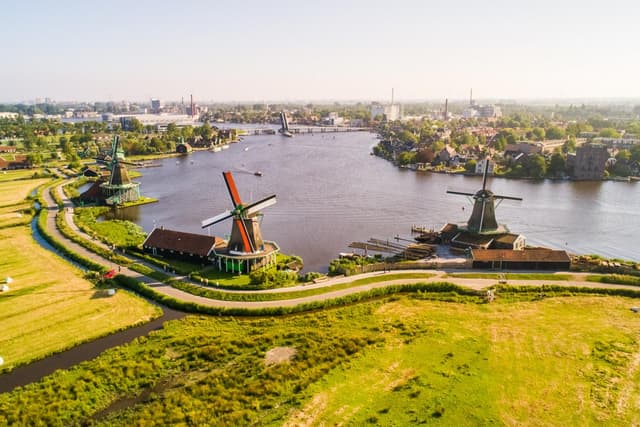 Amsterdam Tour Viagem diurna a Volendam, Marken, Edam e moinhos de vento saindo de Amsterdã - Tudo Incluido