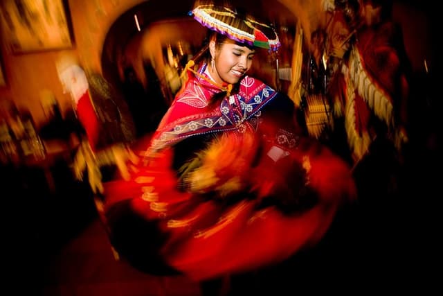 Cusco Tour Tunupa Restaurant in Cusco with Folklore Show and Dinner