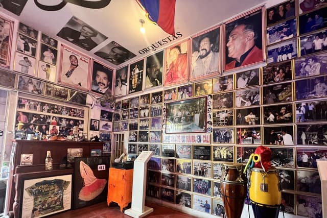 Cali Tour Learn to dance Salsa Caleña (private service)