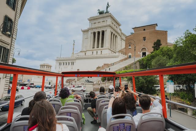 Civitavecchia Tour O melhor de Roma saindo de Civitavecchia: Coliseu, Hop On Hop Off e trem