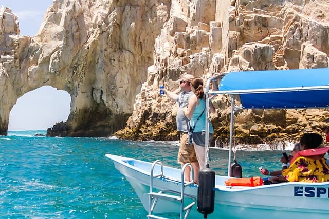 Cabo San Lucas Ticket Cabo San Lucas Arch and City Tour: Glass Bottom Boat and Tequila