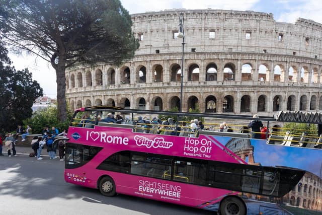 Roma Ticket Hop On Hop Off e Saint Mary Major com opção de guia de áudio