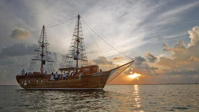 Cancún Tour Jantar Romântico a bordo do Columbus