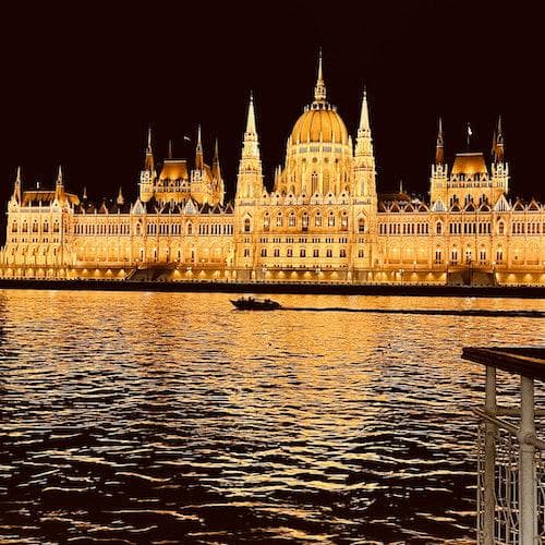 Budapest Ticket Budapeste: jantar tradicional húngaro com música ao vivo
