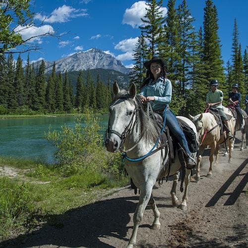 Banff Ticket Passeio a cavalo pelo Bow River saindo de Banff