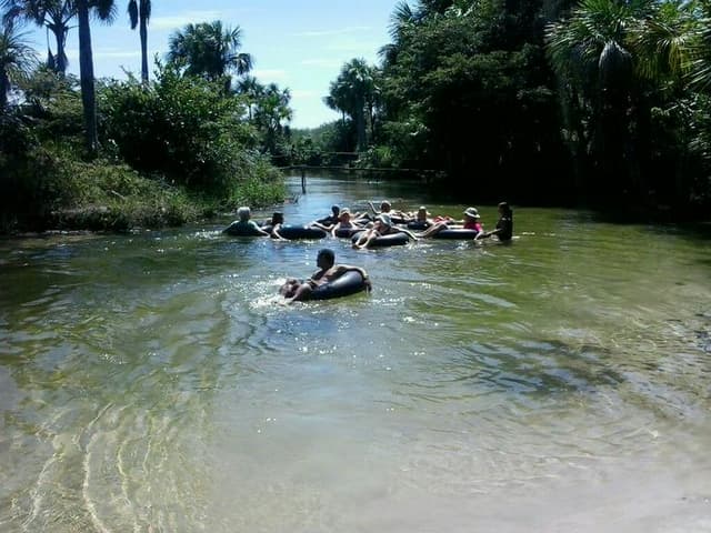Barreirinhas Tour Cardosa float leaving Barreirinhas