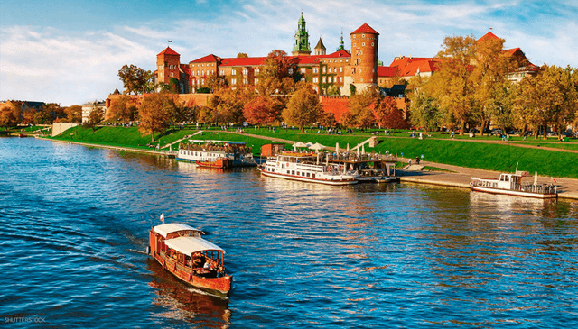 Kraków Tour Private Tour in Portuguese with Local Friend in Krakow (4 hours)
