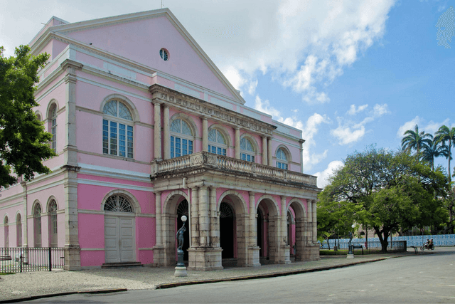 Olinda Tour City tour em Recife + visita ao Castelo Brennand com saída de Olinda