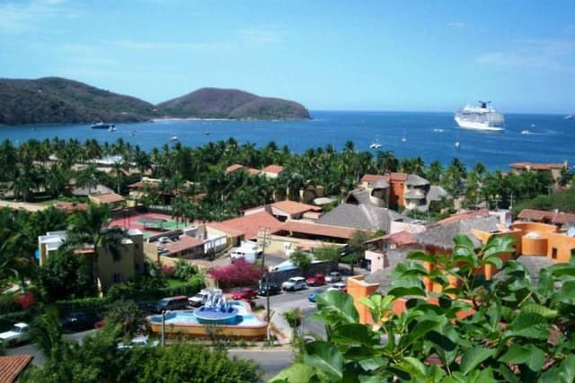 Ixtapa Tour Las Gatas Beach with Lunch and Drinks