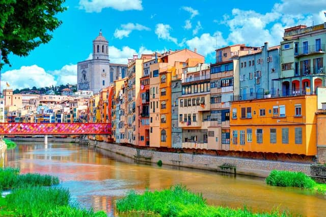 Girona Tour Girona, Figueres Dalí Museum - Full Day from Barcelona