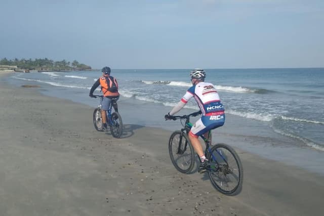 Cartagena Tour Mountain bike pela Tierra Bomba em Cartagena