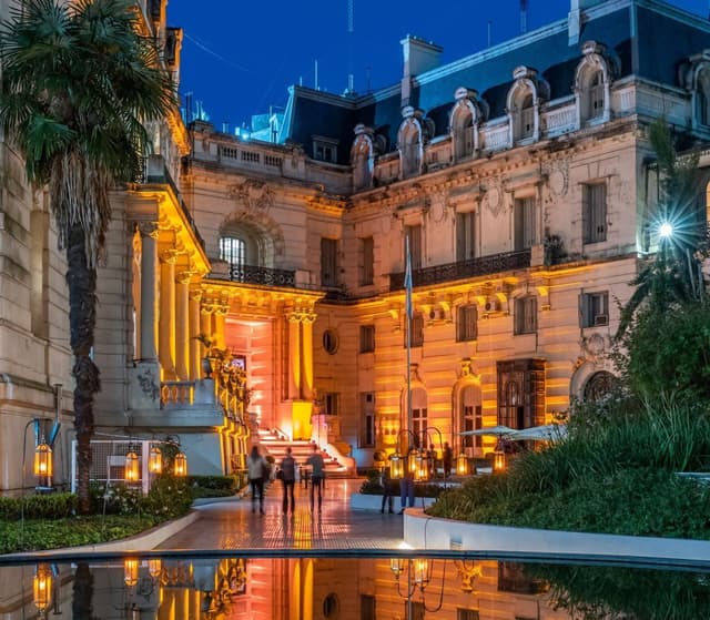 Quito Tour Tour de día completo a Baños, la capital de la aventura de Ecuador