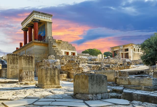 Knossos Tour Guided tour of the Palace of Knossos – Half day